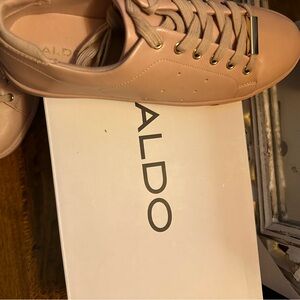NEW ALDO SNEAKERS SIZE 8.5M